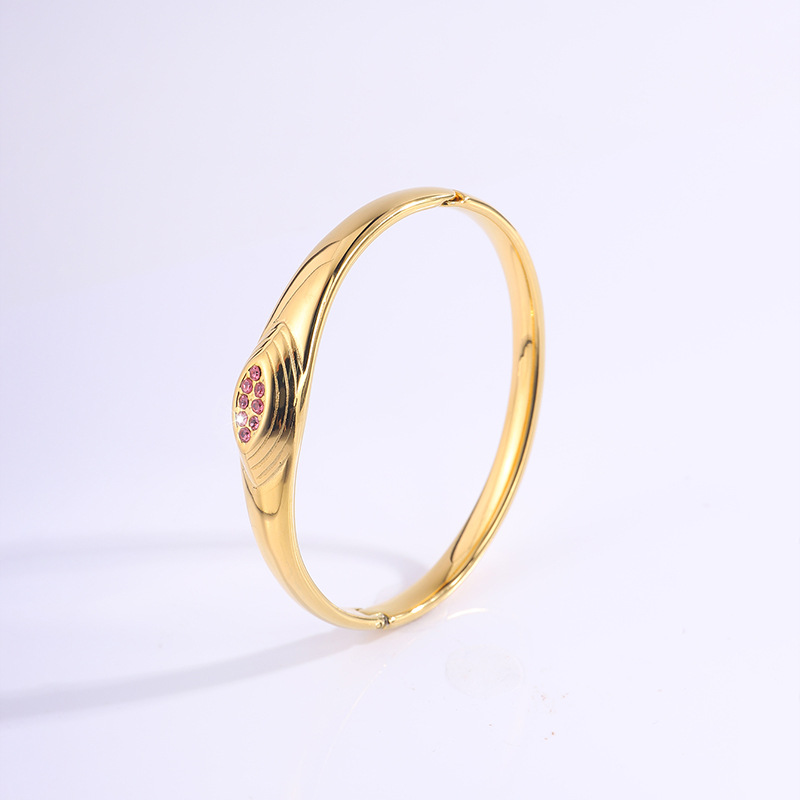 Brazalete de acero de titanio de lujo ligero brazalete de arco de diamantes de lujo de alta calidad de 18k de oro real galvanizado de moda europea y americana brazalete abierto