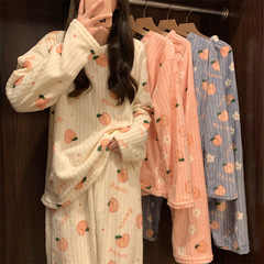 秋冬ファッションのサンゴの毛のプリントのパジャマの大きいサイズの暖かい女性のスーツのかわいい部屋の服は厚い2つのセットの女性を着ます。