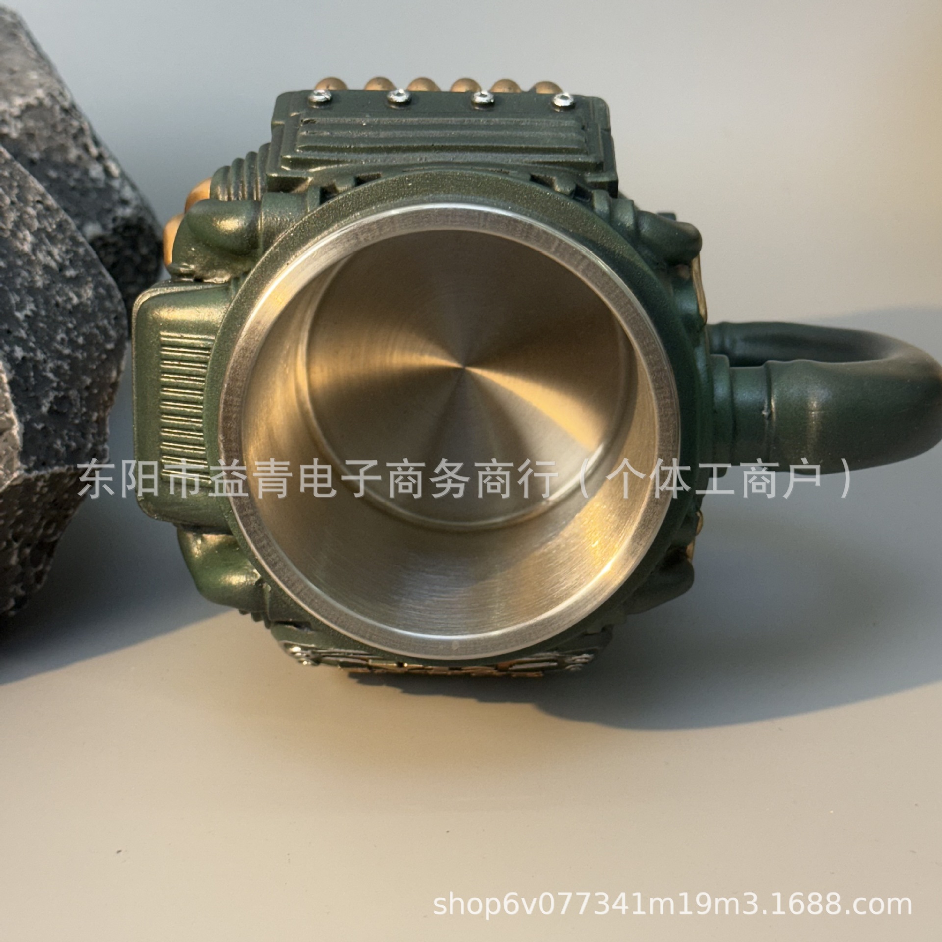 Nuevos productos transfronterizos V12 motor de resina con taza de revestimiento interior simple personalidad mecánica taza de acero inoxidable