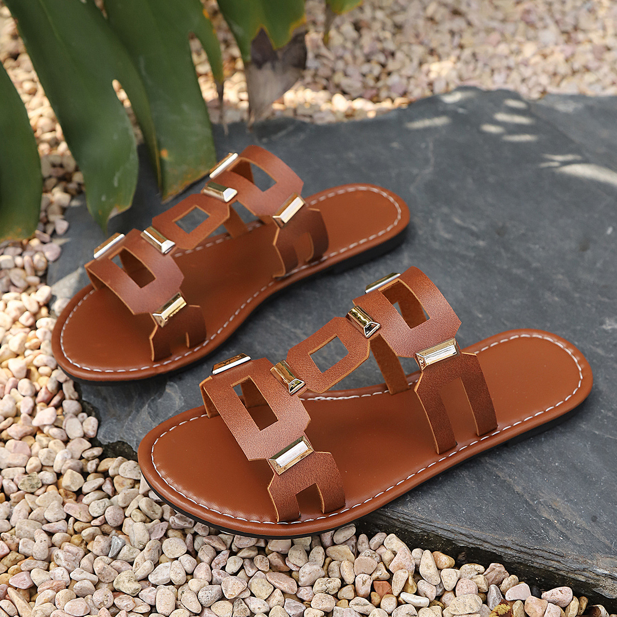 Cross-border European American Style Flat Roman Sandals For Women, New Summer Model With Metal Buckle Decoration,_vogvips.com
