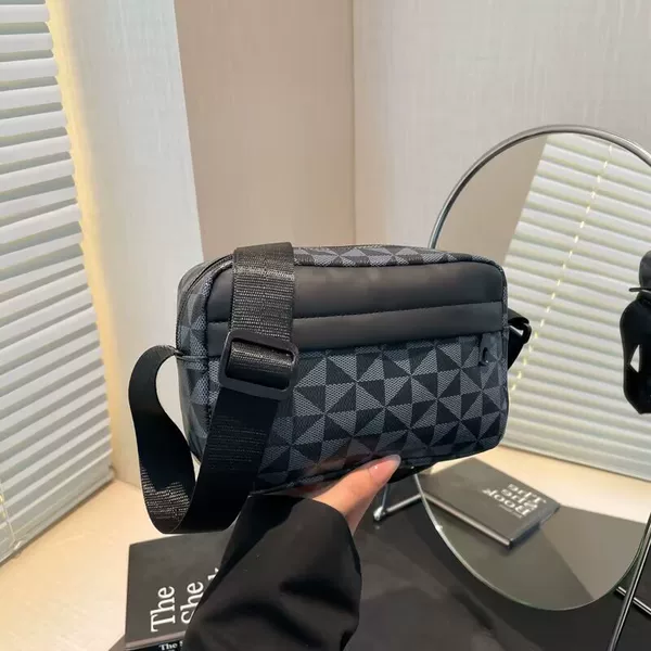Cross-Border 2025 Spring New Style Shoulder Bag, Fashionable and Simple, Personalized Mobile Phone Bag, Casual and Stylish Cross-Body Small Square Bag