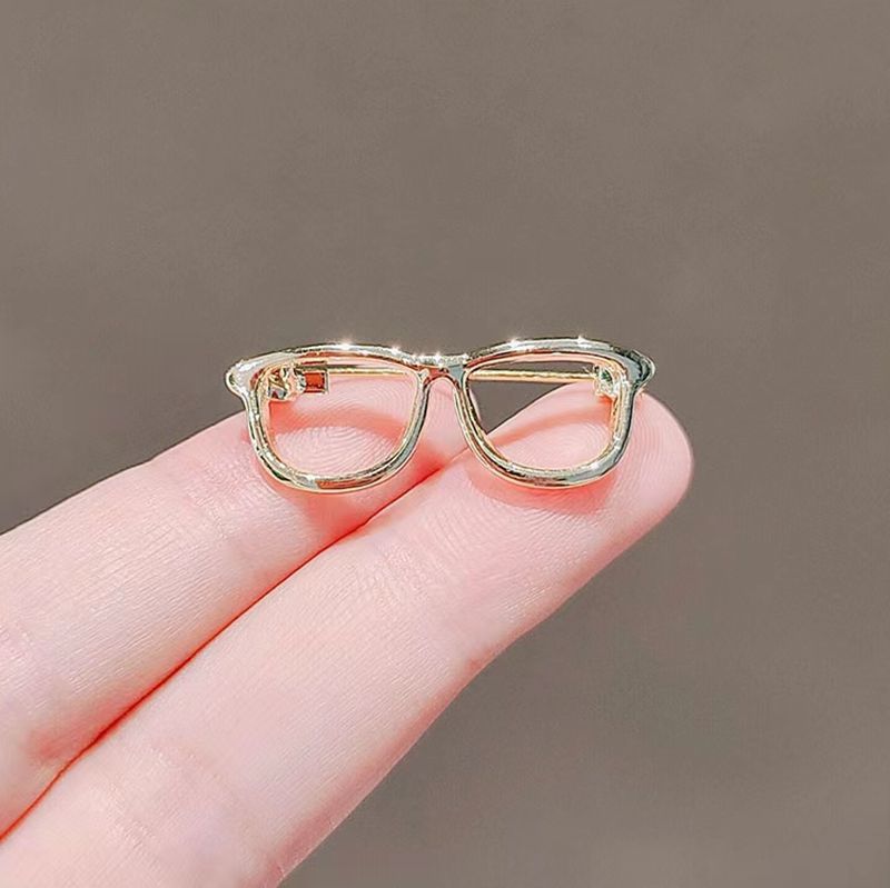 Simple Style Glasses Metal Plating Women's Brooches display picture 6