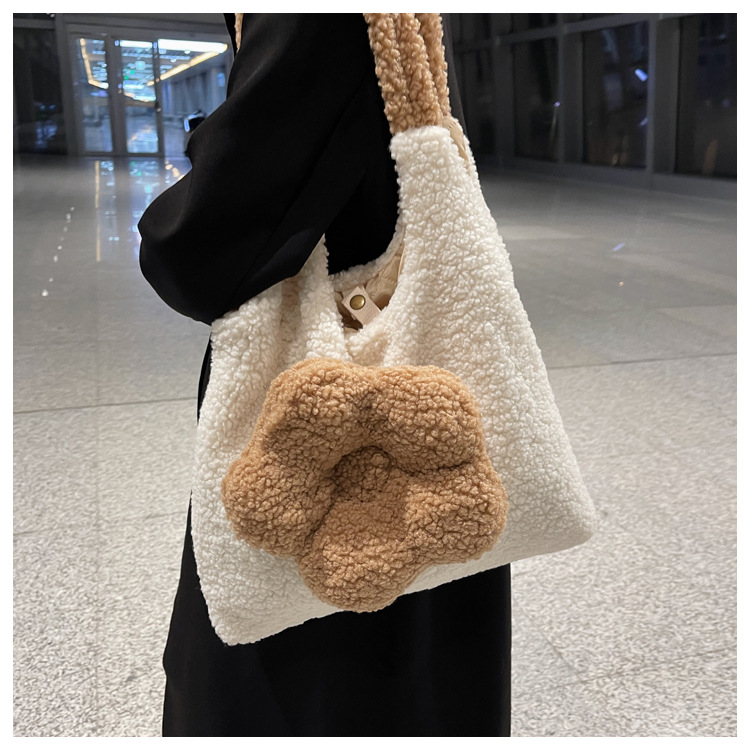 Plush New Trendy Large-capacity Western Fashion Shoulder Underarm Bag display picture 4