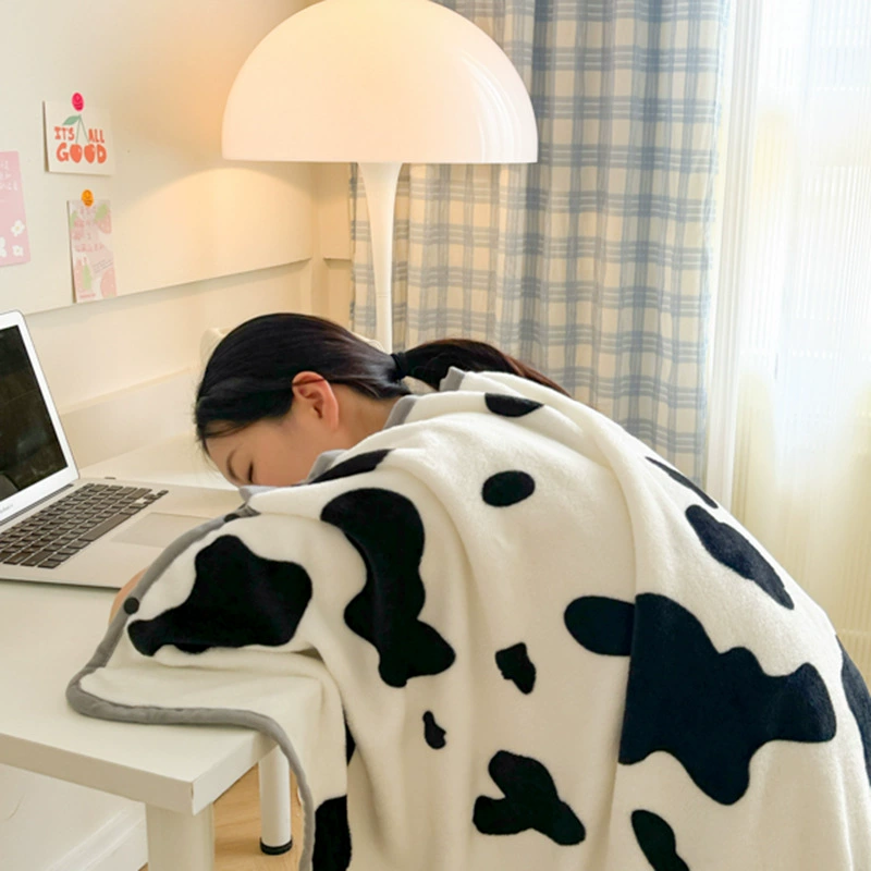 Ins Молочный бархат одеяло утолщенное фланелевое одеяло для сна многофункциональное одеяло для отдыха 2024 портативное домашнее одеяло для шали