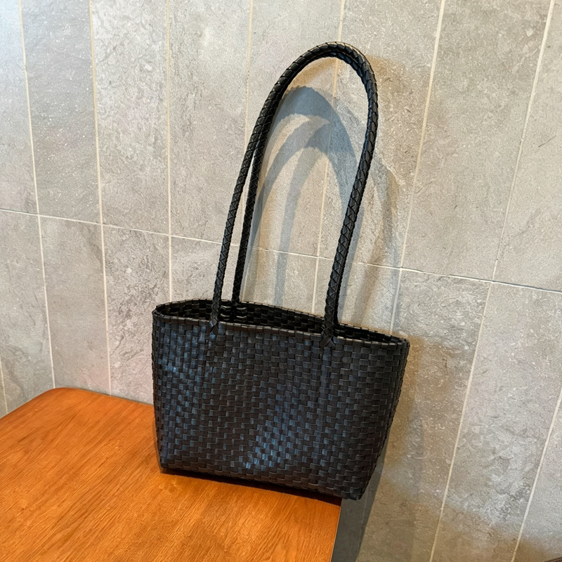 Muji-style new Japanese woven shoulder bag tote bag, large capacity, suitable for commuting and vacation, versatile, fashionable and simple bag