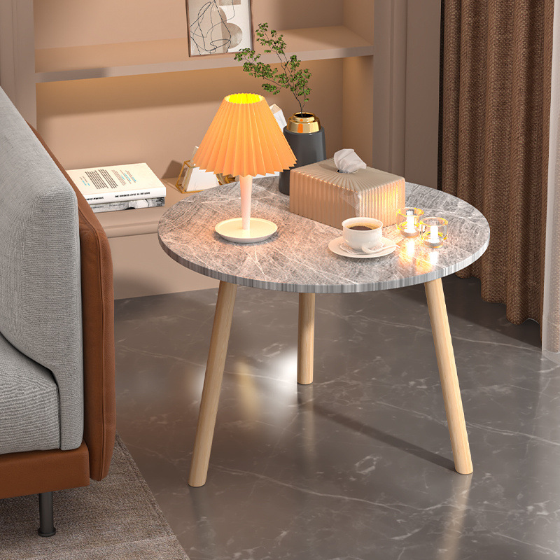 Sofá nórdico con varias mesas redondas de la sala de estar, pequeño dormitorio de lujo, mesas de cabezal de cama, balcón