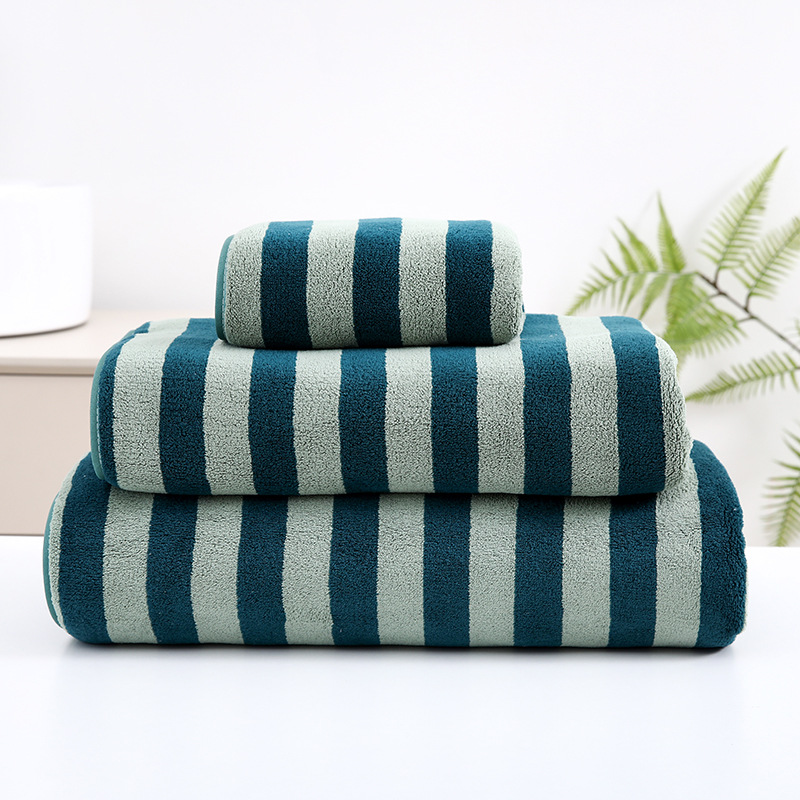 Toallas anchas al por mayor engrosadas absorción suave envueltas cuerpo grande toalla de baño de urdimbre simple toalla de baño de lana de coral