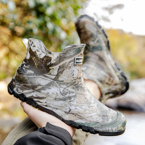 Camouflage Rain Boots for Men, Outdoor Low-Top Non-Slip Rain Boots for Men, Waterproof Shoes for Fishing, Niche Wear-Resistant Rubber Boots in Large Sizes