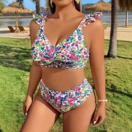 比基尼;连体泳衣;泳裤