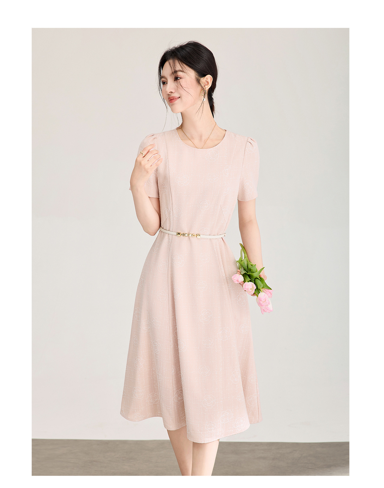Đầm maxi nữ thắt eo họa tiết hoa sơn trà nổi — xanh lam chi tiết 16