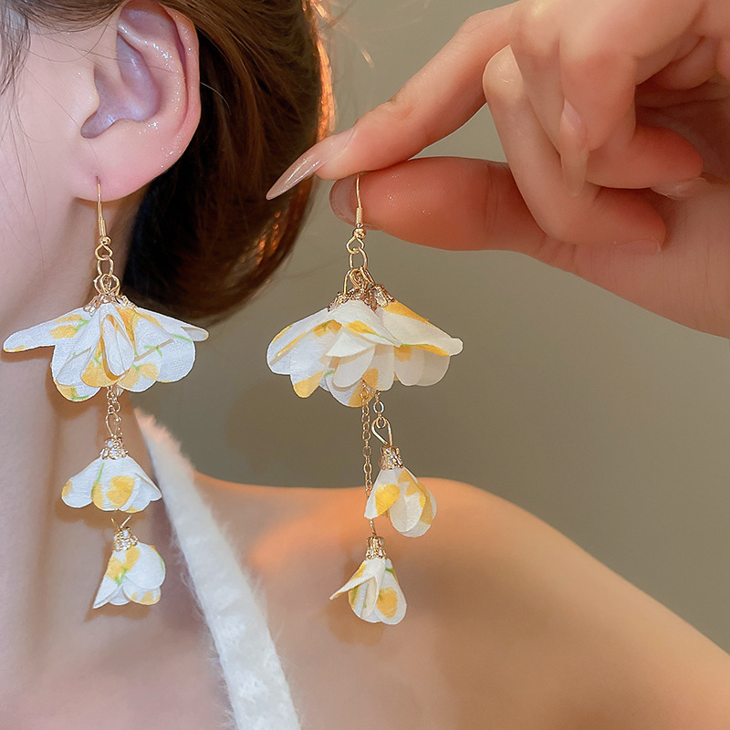 Pendientes de malla de pétalo de dopamina Pendientes de estilo de vacaciones junto al mar de estilo nuevo estilo caliente Pendientes de temperamento exagerado de todo fósforo al por mayor