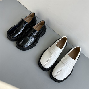 Niche tabi Split Toe Shoes Women's Thick-soled Thick-heeled Loafers Slip-on Leather Bright-faced Lazy Casual Leather Shoes Single-layer Shoes