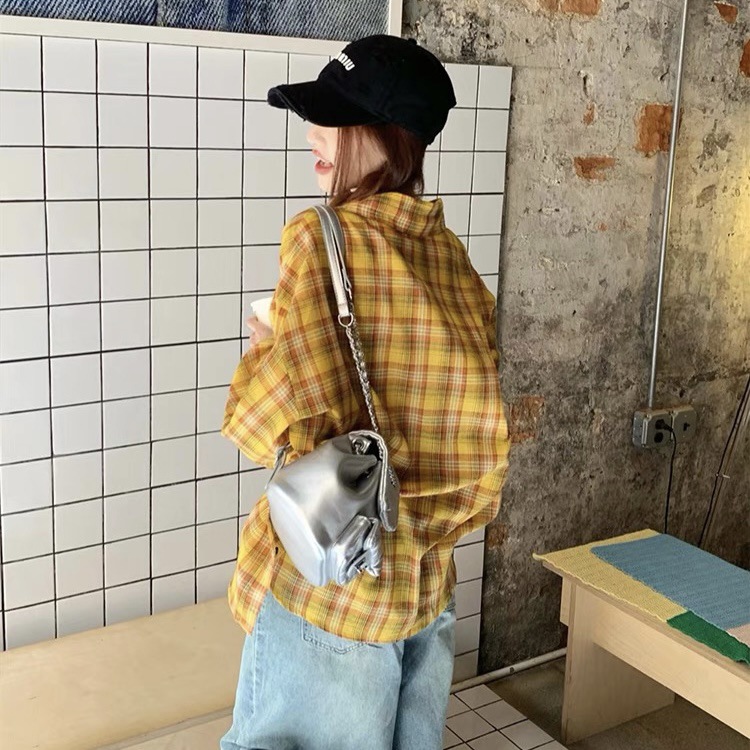 미국 스타일 레트로 노란색 격자 무늬 셔츠 코트 여성의 이른 가을 게으른 스타일 느슨한 캐주얼 태양 보호 격자 무늬 셔츠 탑