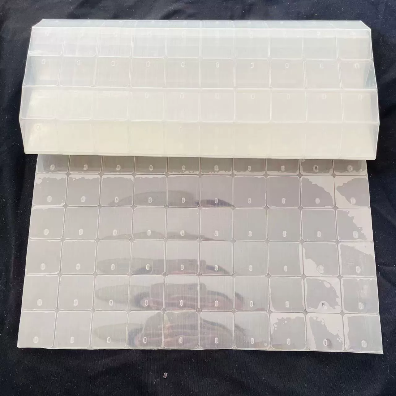 Машина для резки и формовки пленки для печати на пневматических пластинах, полностью автоматическая и точная печать