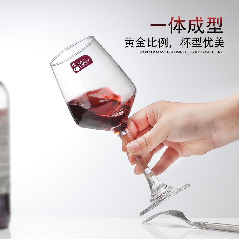 Taza de vino de vidrio al por mayor, una fábrica de formación integral, taza de cristal de vino de lujo ligera, taza de pie alto