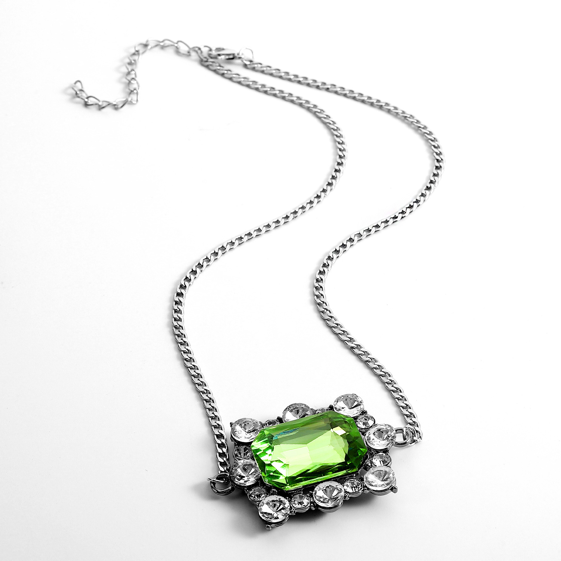 1 Piece Fashion Geometric Alloy Inlay Rhinestones Womenu0027S Pendant Necklace