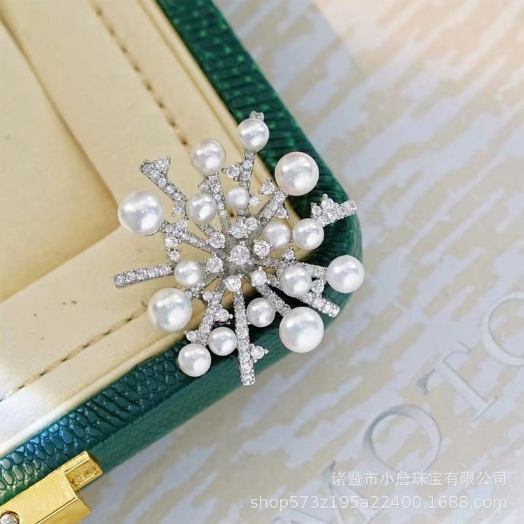 폭발 눈송이 코사지