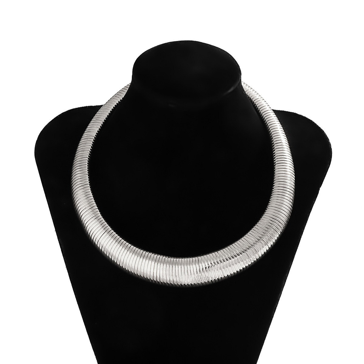 Hip-hop Retro Solid Color Metal Women's Choker display picture 3