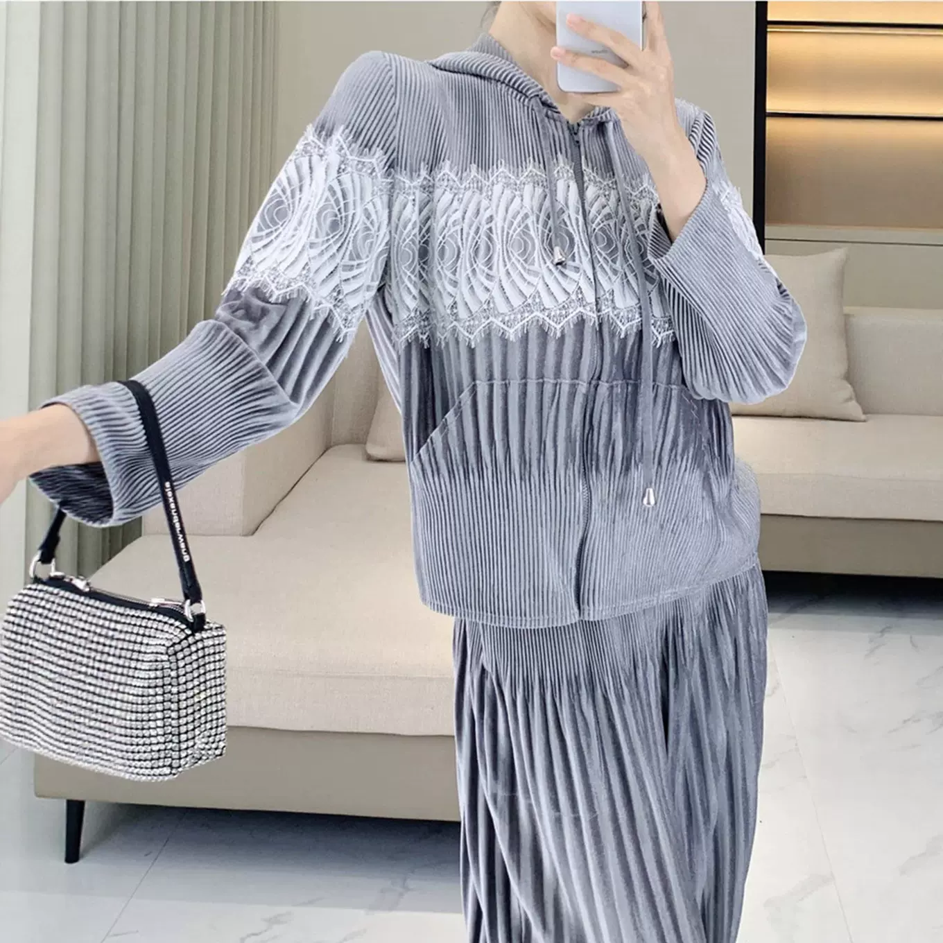 三宅丝绒连帽卫衣女设计感褶皱蕾丝拼接拉链上衣显瘦秋季女款外套