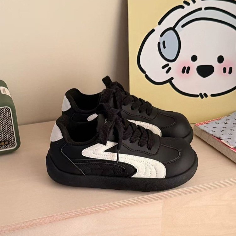 2026 primavera nueva variedad de zapatos deportivos casuales estudiantes zapatos blancos pequeños zapatos de mujer