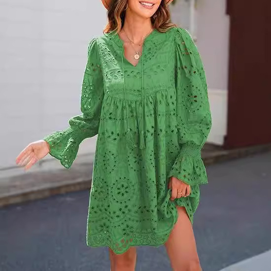 ChicShe Damenkleid 2024, lässig, mit Quasten, V-Ausschnitt, langen Ärmeln, A-Linie, Lochspitze, plissiertem Partykleid_voghion.com