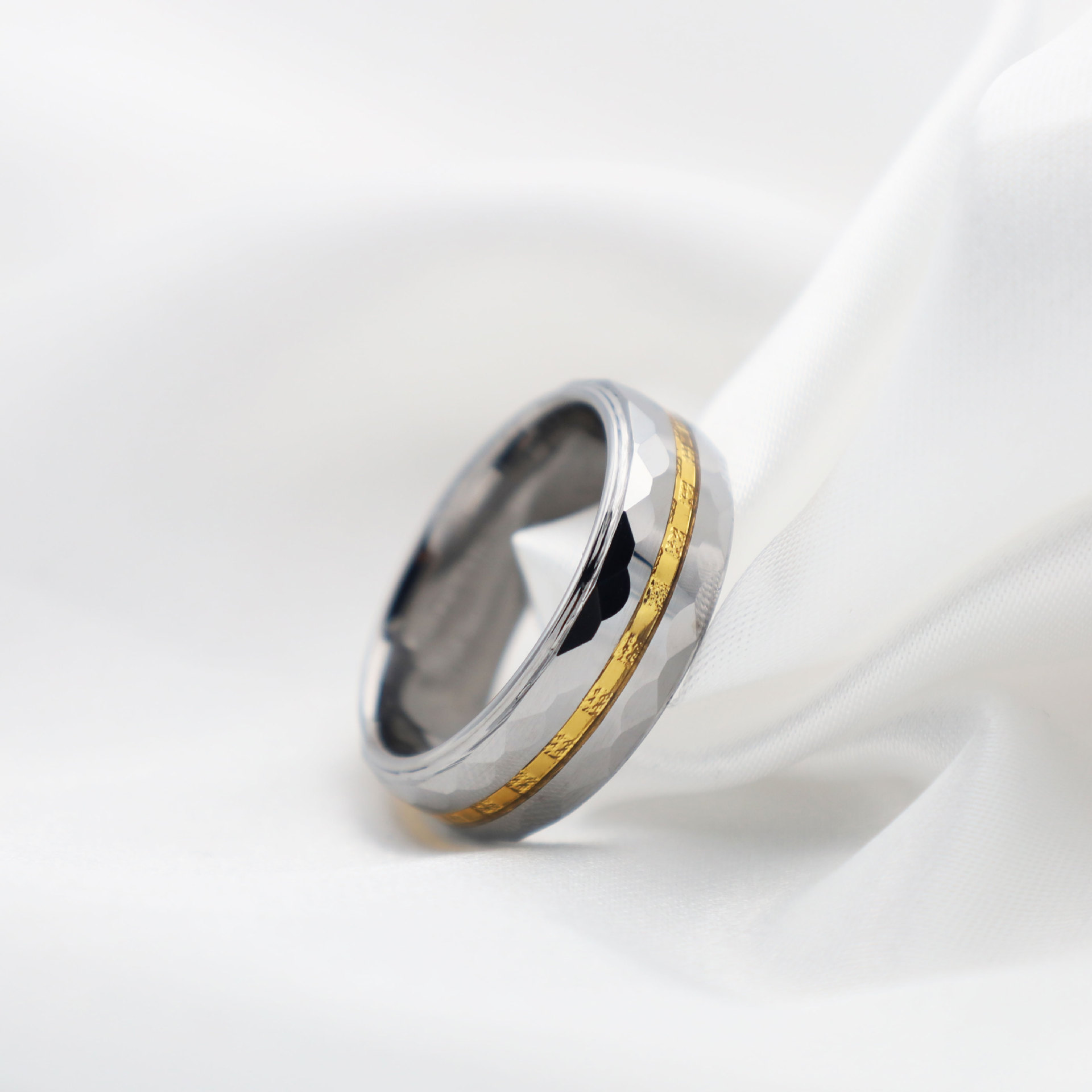 韩版时尚钛钢戒指 不锈钢磨砂镶钻线指情侣对戒新款 可代发