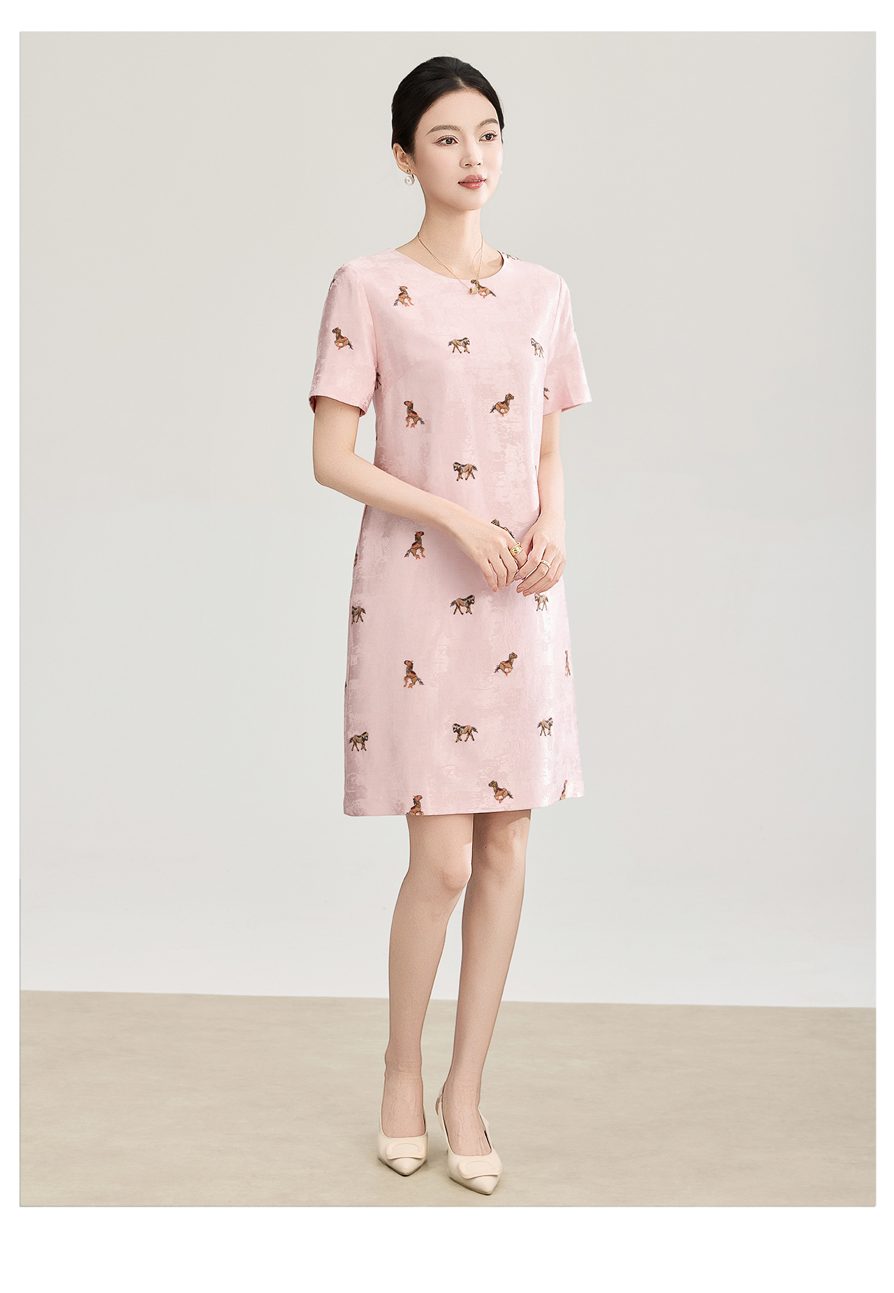 Đầm maxi nữ tay ngắn thêu hoa văn jacquard, chất liệu linen phối ren — màu hồng chi tiết 11