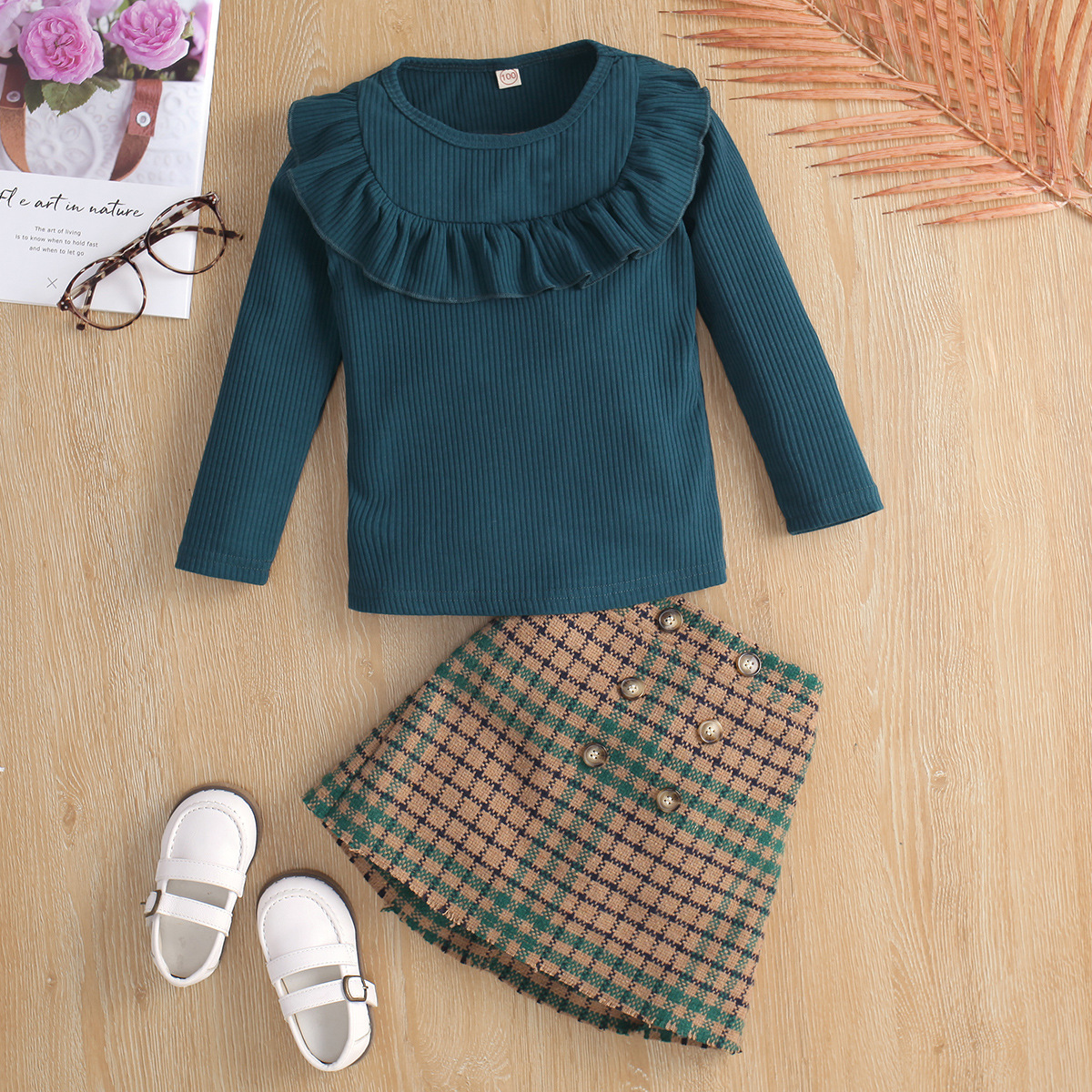 Ensemble deux pièces chemise tricotée en dentelle à manches longues et col rond pour enfants, nouvelle collection automne 2024_voghion.com