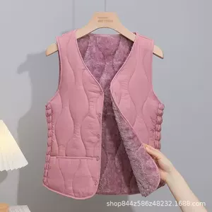 Утепленный модный демисезонный короткий жилет, облегающий крой