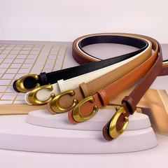 女の子用の人気ベルト、女性用の多用途装飾Cレターバックル、新しいウエストチェーン、ジーンズ付きのシンプルな韓国バージョン