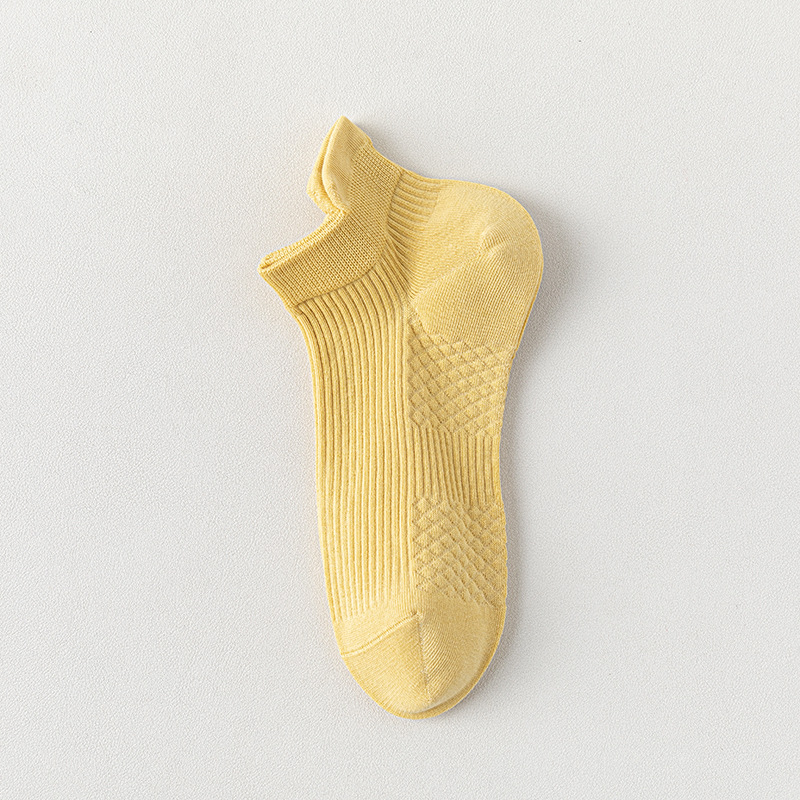 Calcetines de barco para mujeres, calcetines de primavera y verano, calcetines de algodón de color sólido, calcetines de algodón resistentes a las bolas, calcetines de embalaje independientes sin costuras.