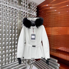 蒙口羽绒服秋冬新款金典Celac短款收腰大毛领羽绒服滑雪服