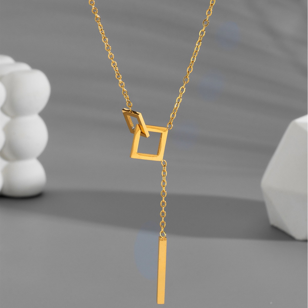Collier léger et luxueux en acier titane pour femme, style européen et américain, tendance coréenne simple et élégante._voghion.com