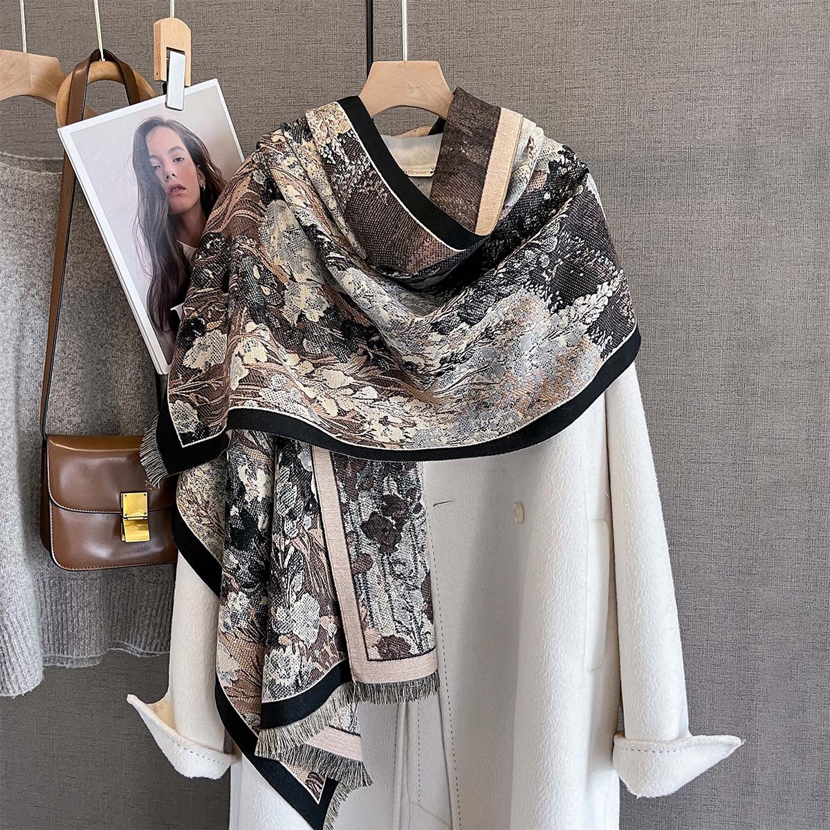 Neue Herbst-/Winterkollektion 2026: Kaschmirschal für Damen, hochwertiges Tragegefühl, luxuriöser, leichter Winter-Cape mit H-Logo, dicker und warmer Halsschmuck_voghion.com