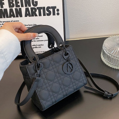 国境を越えた新しい高品質つや消しダイヤモンドダイアナ妃バッグ多用途ショルダーバッグポータブルファッションインクロスボディバッグ卸売
