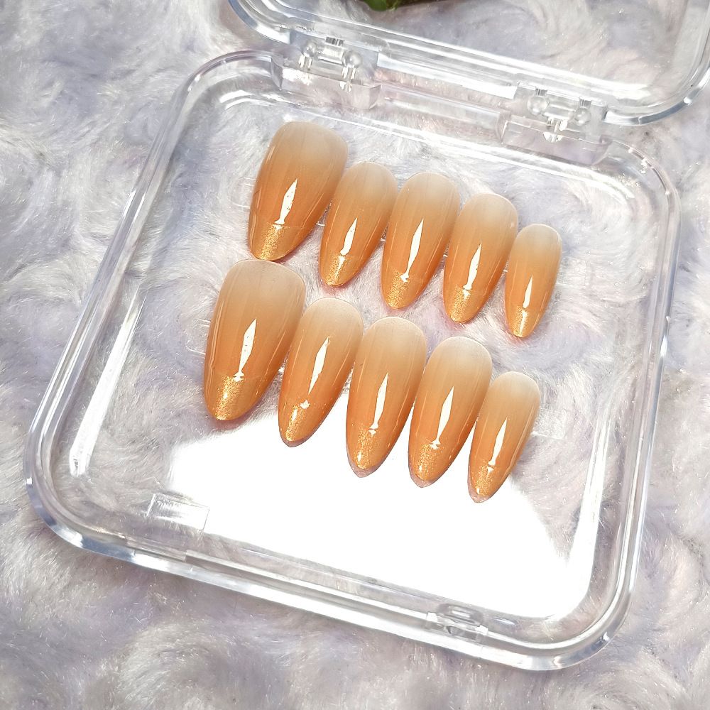 Armadura vestida de oro tridimensional en relieve 10 piezas de arte de uñas hecho a mano moda noble atmósfera pieza de uñas falsas francesas