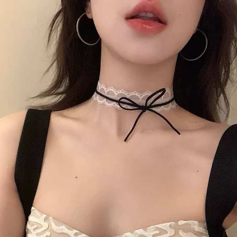 Ожерелье- choker, кружевная лента с бантами, титановые зажимы, регулируется 30+6 см, ширина 2,8 см