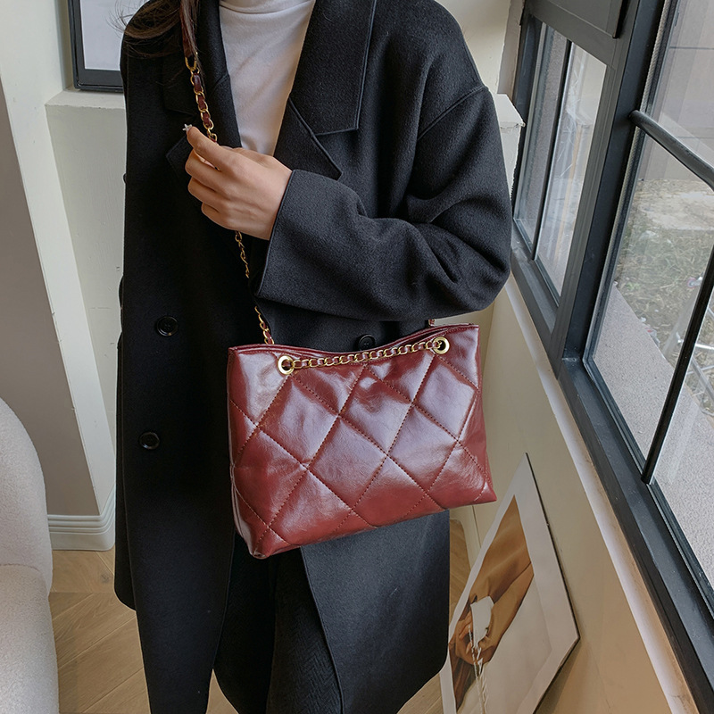 Lingerie bolso de mujer nueva moda moda en línea rojo bolso de hombro de gran capacidad cadena bolsa de viaje para mujeres