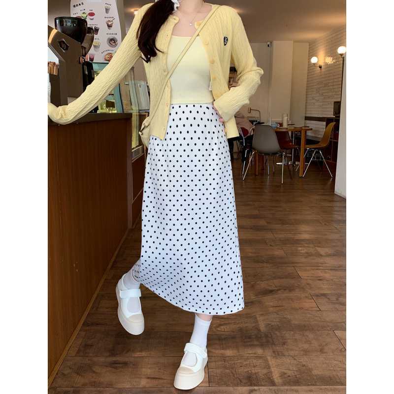 Spring and Summer New Style Plus-Size Polka Dot High-Waisted Short Skirt for Women, Slimming Mid-Length Skirt, Korean Fashion Trend Spring and Summer New Style Plus-Size Polka Dot High-Waisted Short Skirt for Women, Slimming Mid-Length Skirt, Korean Fashion Trend