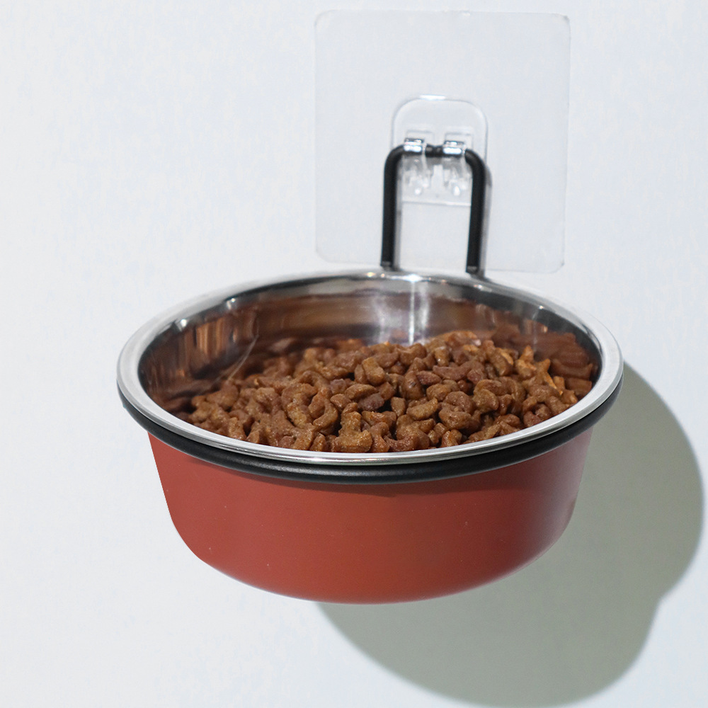 단색 빨간색 선반 그릇