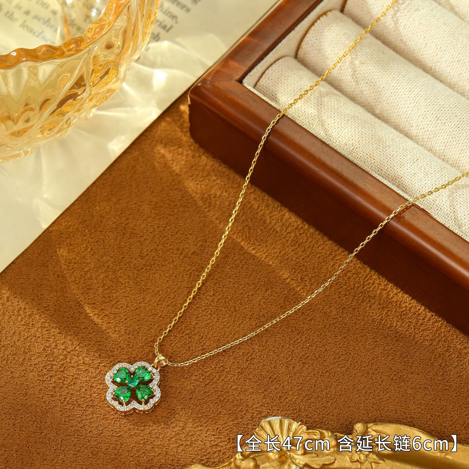 Explosiones transfronterizas lujosas de cuatro hojas color zircon conjunto de joyería de alta sensación única retro simple exquisita versátil