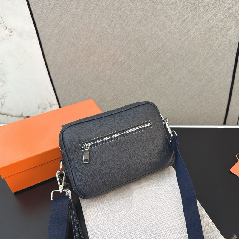 H's New Genuine Leather Men's Shoulder Bag, Business Casual Crossbody Bag, Waterproof and Wear-Resistant, Fashionable Commuter Bag H's New Genuine Leather Men's Shoulder Bag, Business Casual Crossbody Bag, Waterproof and Wear-Resistant, Fashionable Commuter Bag