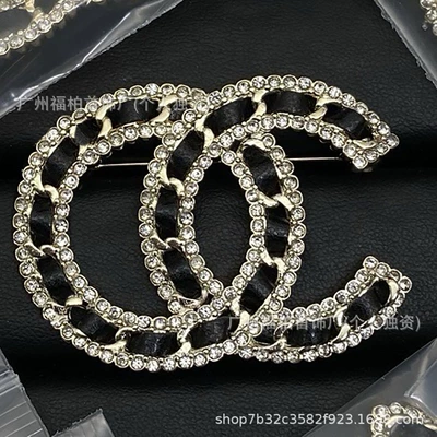 High-End Brooch Collection, Yaxa sancaqları - 5