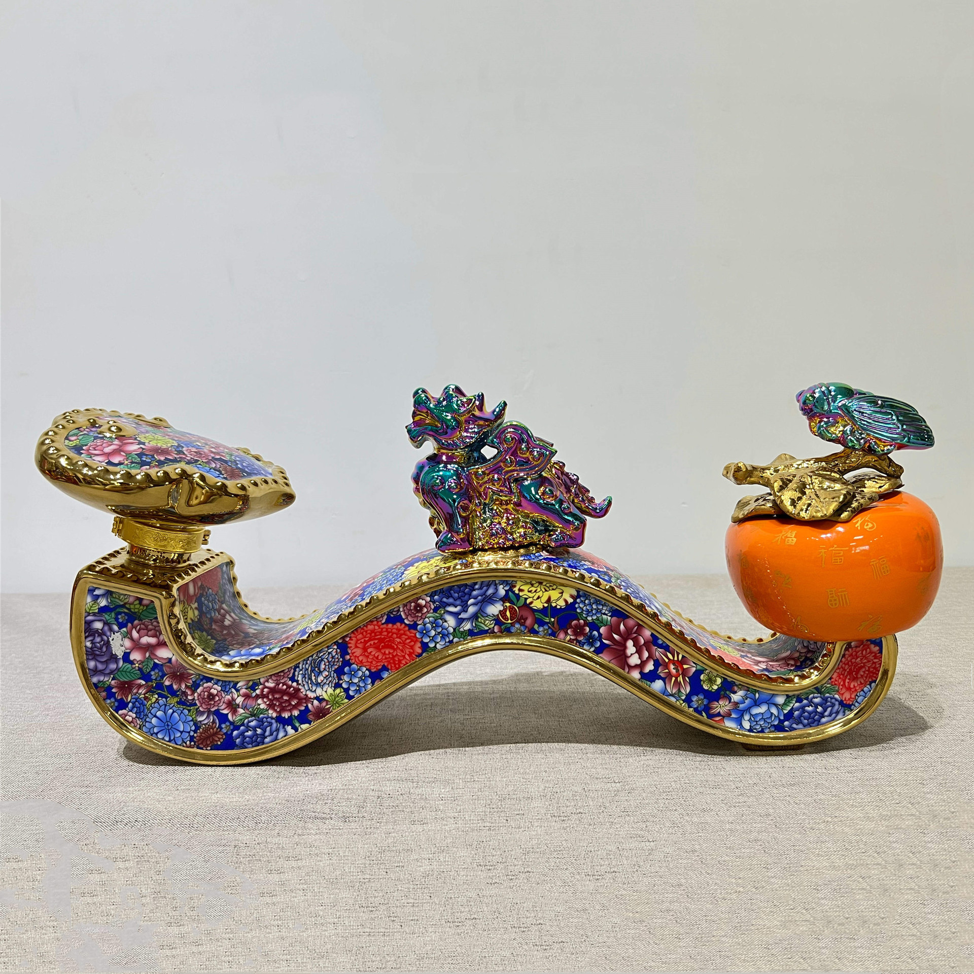 완화(나무 베이스가 있는 가죽 상자)