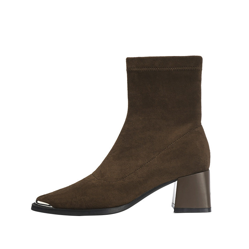 Bốt nữ ngắn mũi vuông gót dày 7 cm chất liệu da lộn phối cashmere — màu nâu, đen
