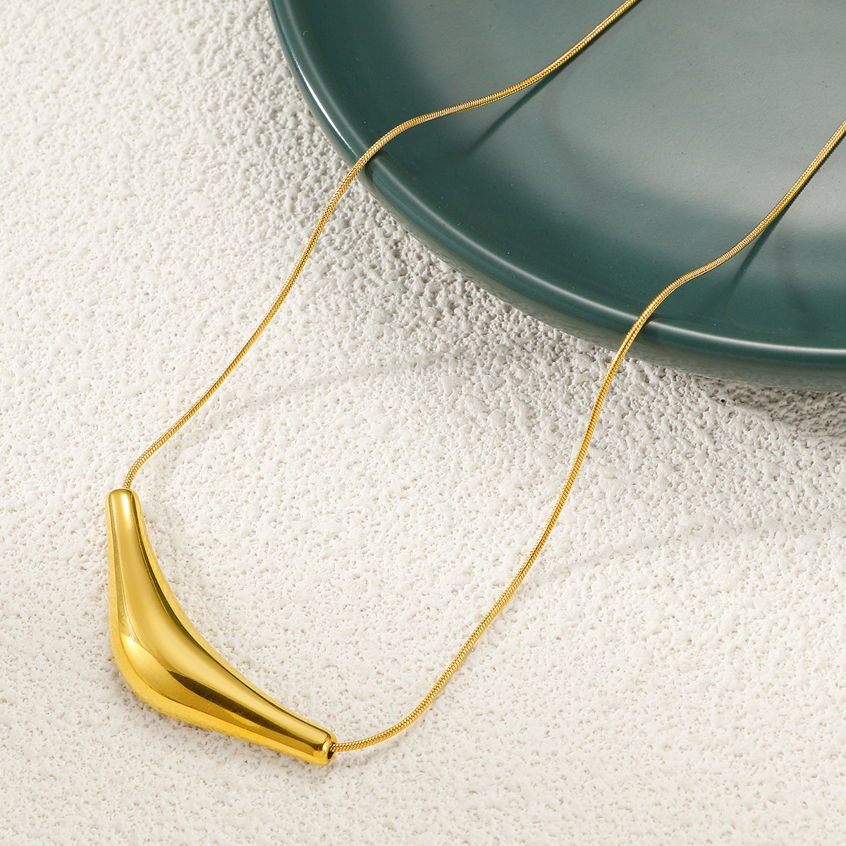 Collana a gomito triangolare con personalità popolare, tendenza di nicchia, catena per clavicola, versatile, catena per maglioni da donna_voghion.com