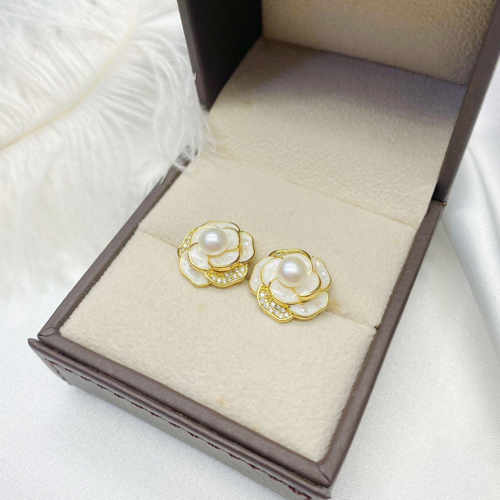 ֱ���両��������ʱ�ֲ軨�˿�14Kע����Ȼ��ˮ���������������