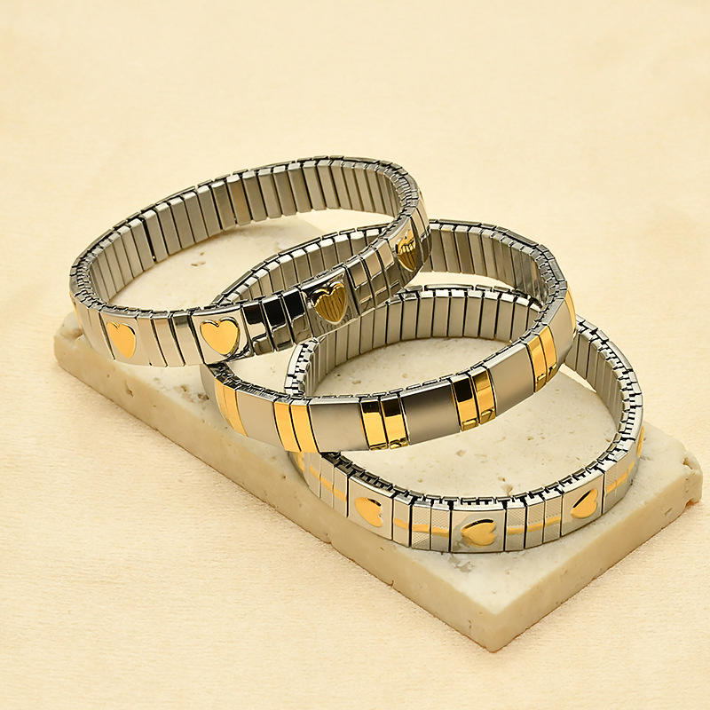 Ion Plating (IP) Gold Plating Process Simple Style Heart Shape 304 Stainless Steel 18K Gold Plated Bracelets In Bulk