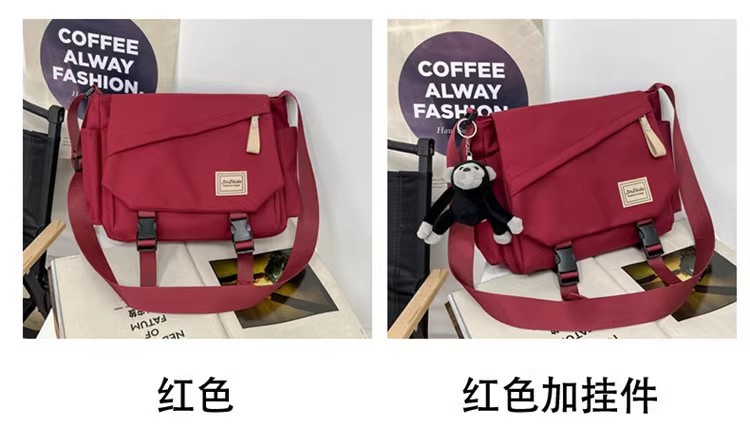 Harajuku Gakuen style crossbody bag for women, ins Japanese style, versatile, large-capacity single-shoulder bag for campus, student class tutorial bag Application Scenario