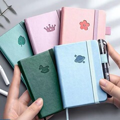 ポータブルa 7ポケットノートはノートを持ち歩いています。ミニノートは単語を持っています。